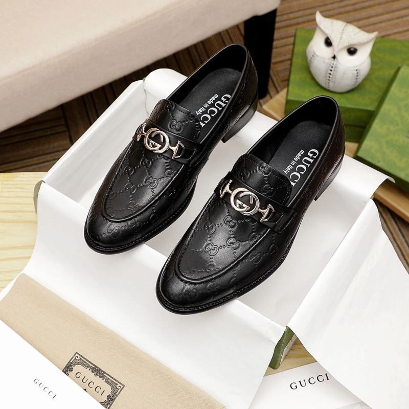 G*u*i leather shoes